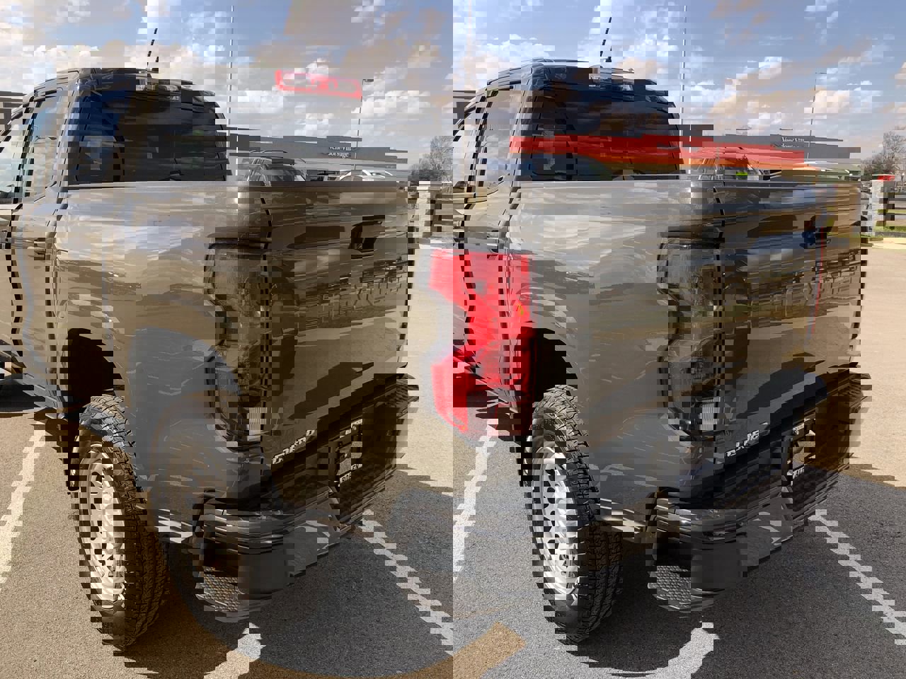 Used 2024 Chevrolet Colorado W/T image 4