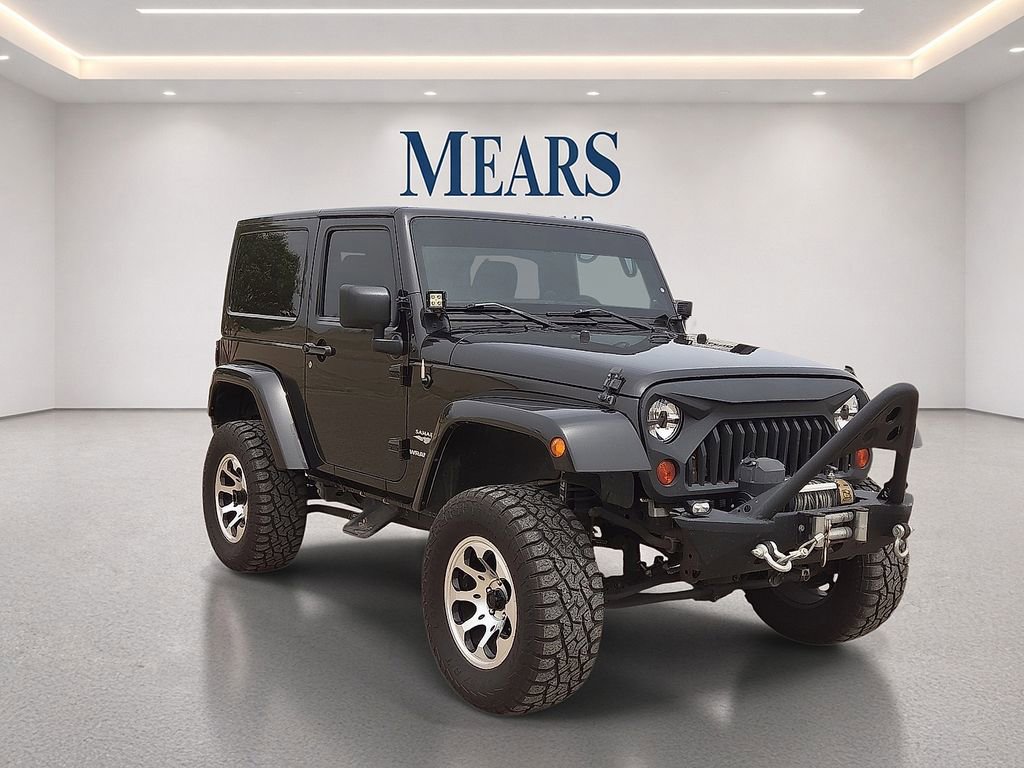 Used 2013 Jeep Wrangler Sahara w/ Connectivity Group AWD/4WD image 7
