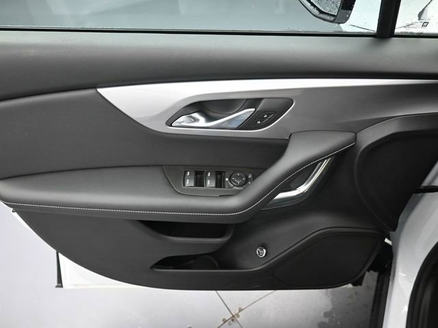 Used 2024 Chevrolet Blazer LT w/ Convenience Package FWD image 23