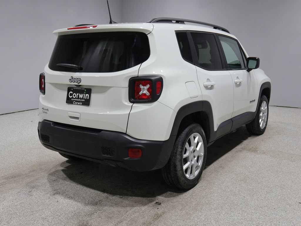 Certified 2023 Jeep Renegade Latitude w/ Premium Group AWD/4WD image 3