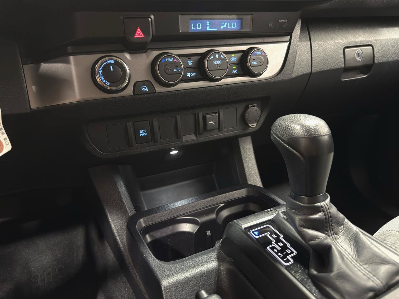 Used 2022 Toyota Tacoma SR AWD/4WD image 26