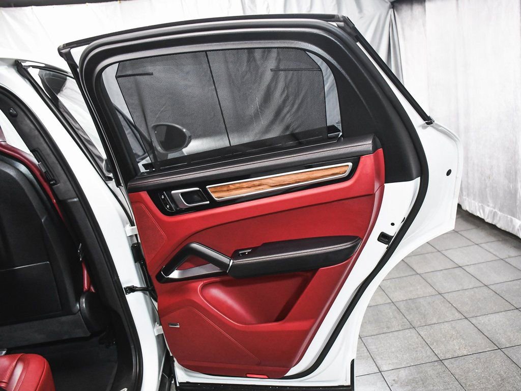 Used 2023 Porsche Cayenne Turbo S image 16