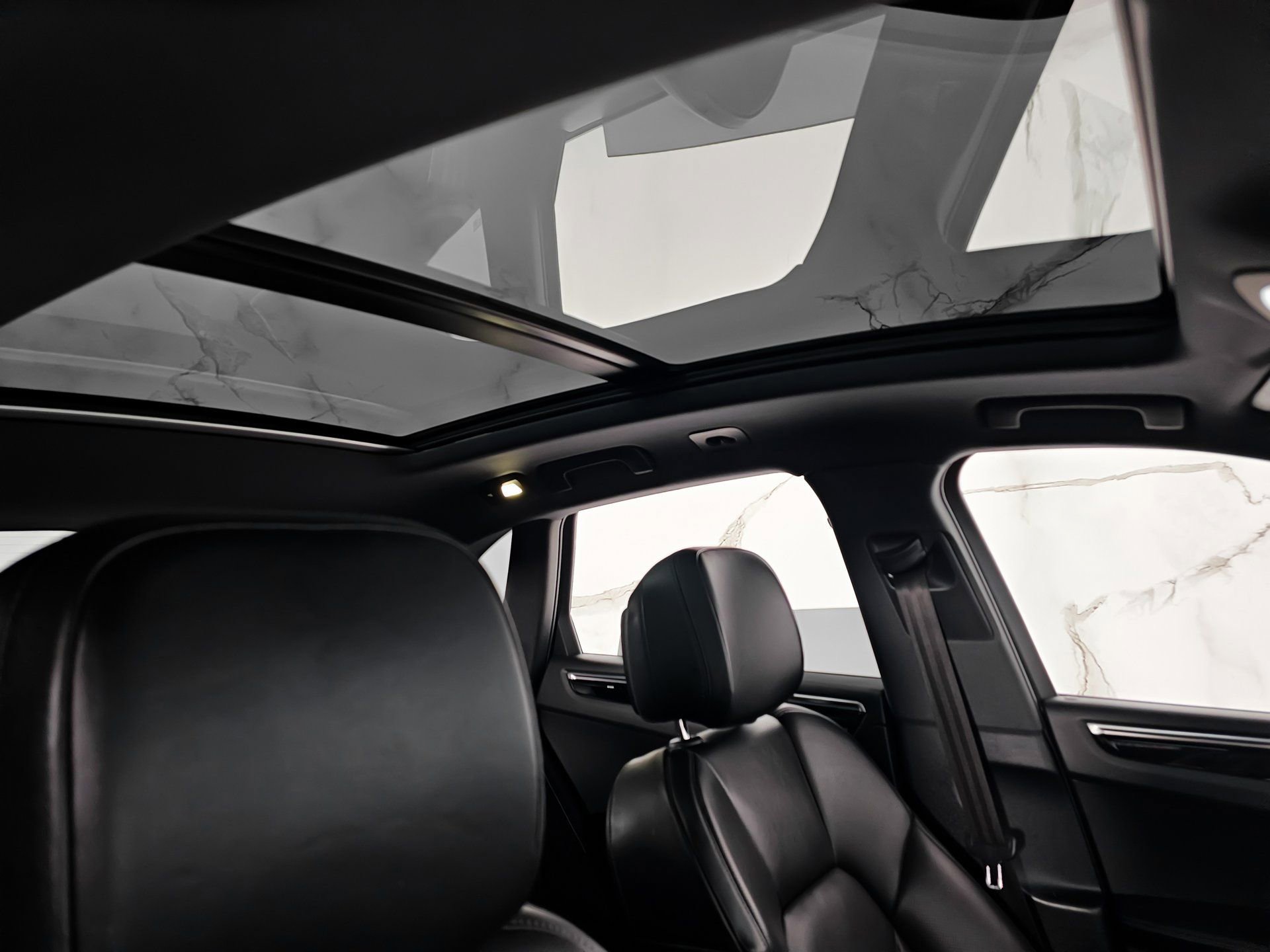 Used 2024 Porsche Macan Turbo image 16