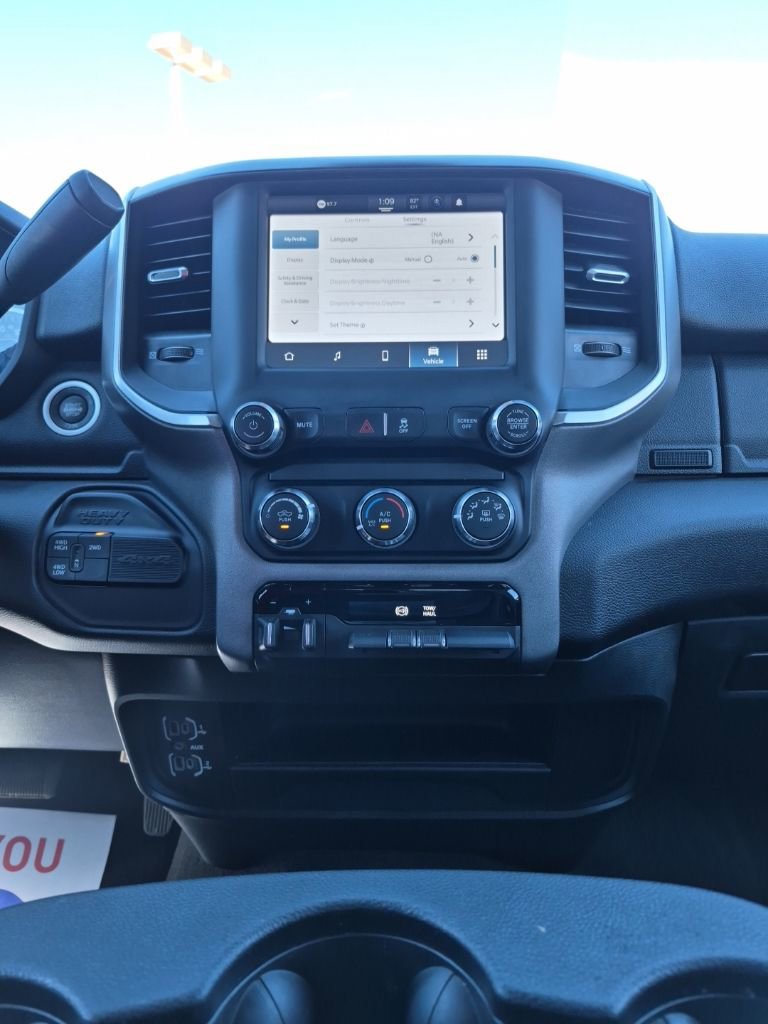 Used 2024 RAM 3500 Big Horn image 38