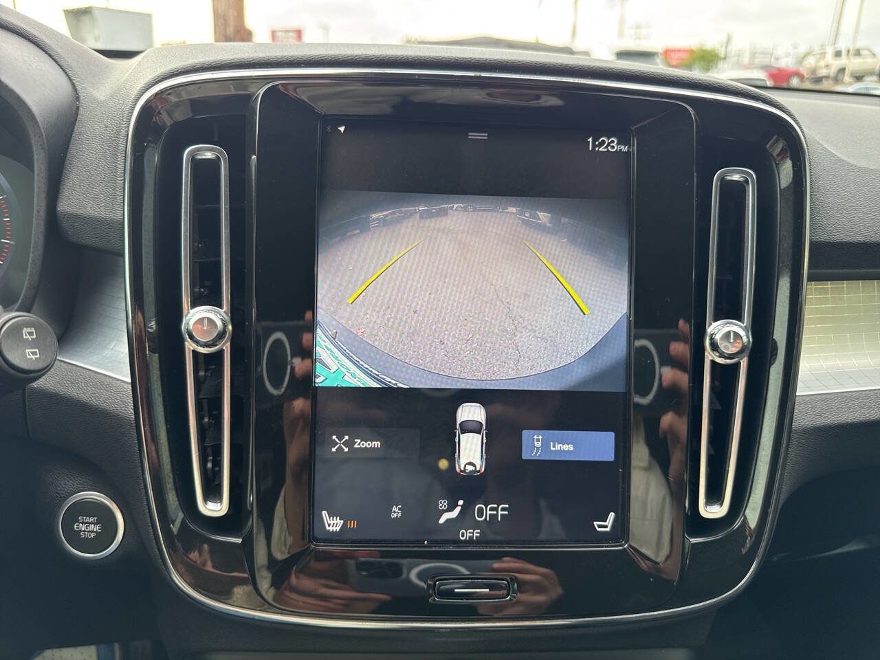 Used 2020 Volvo XC40 T5 Momentum w/ Protection Package Premier image 34