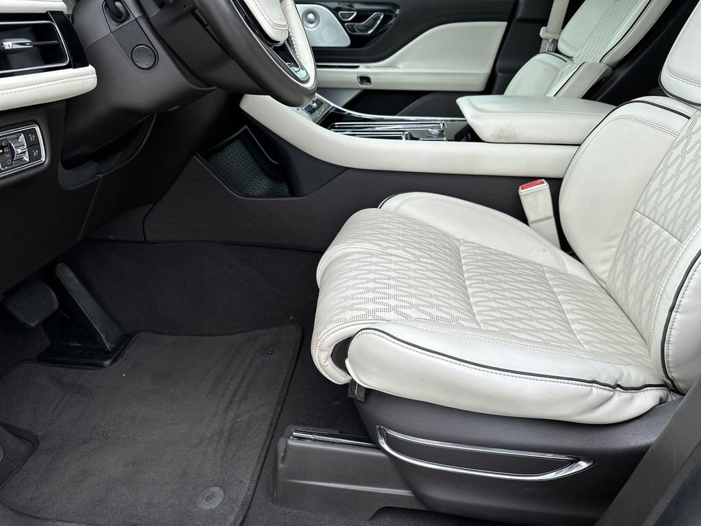 Used 2020 Lincoln Aviator Black Label Grand Touring w/ Class IV Trailer Tow Package image 13