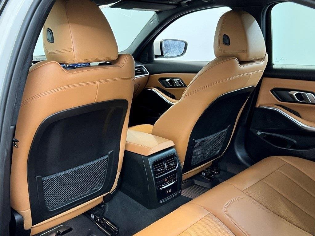 Used 2023 BMW 330i xDrive Sedan w/ Premium Package image 23