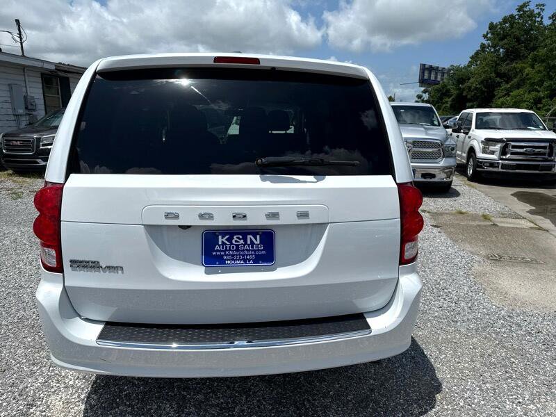 Used 2018 Dodge Grand Caravan SE w/ UConnect Hands-Free Group FWD image 4