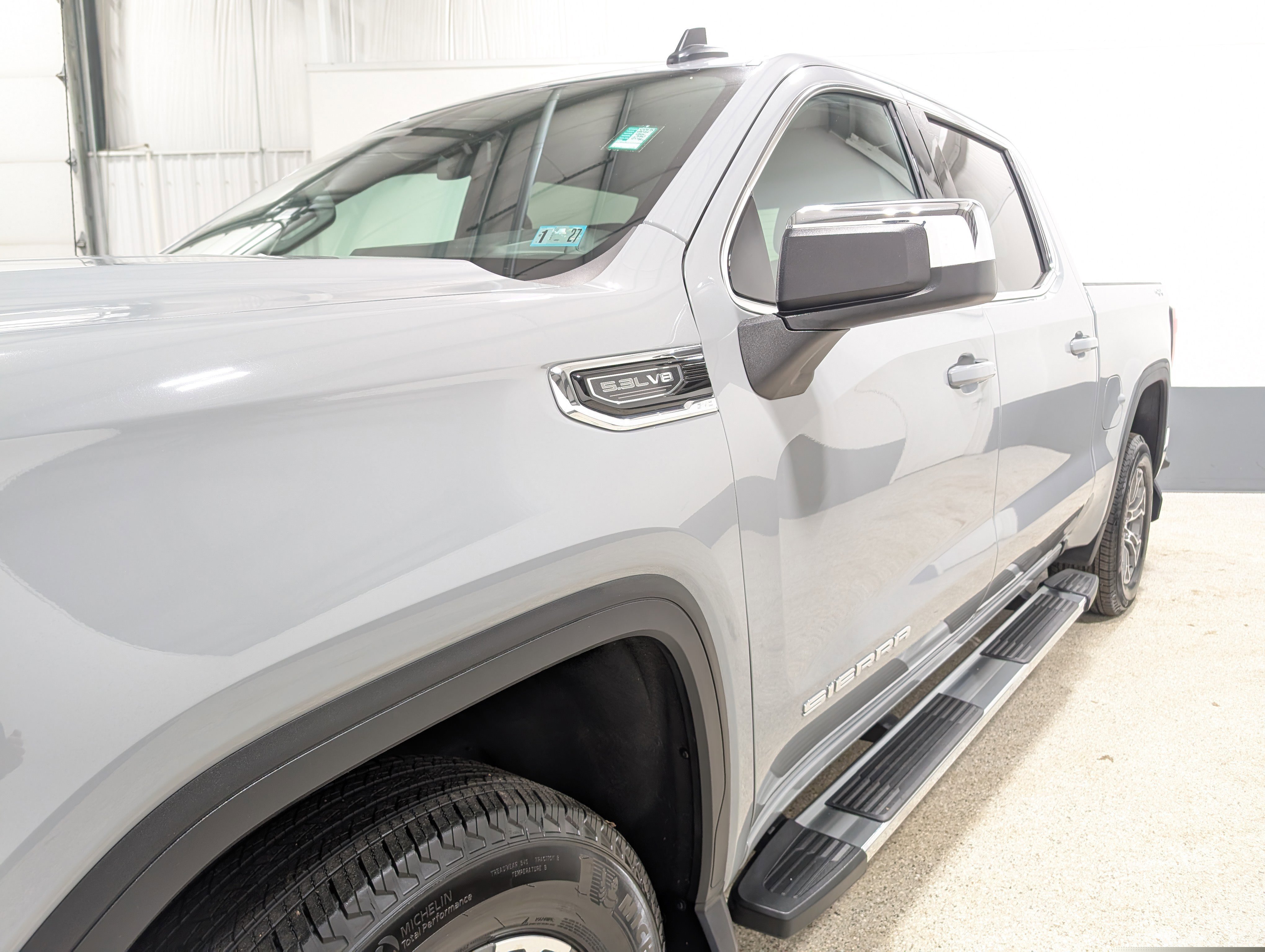 Used 2024 GMC Sierra 1500 SLE w/ Preferred Package image 7