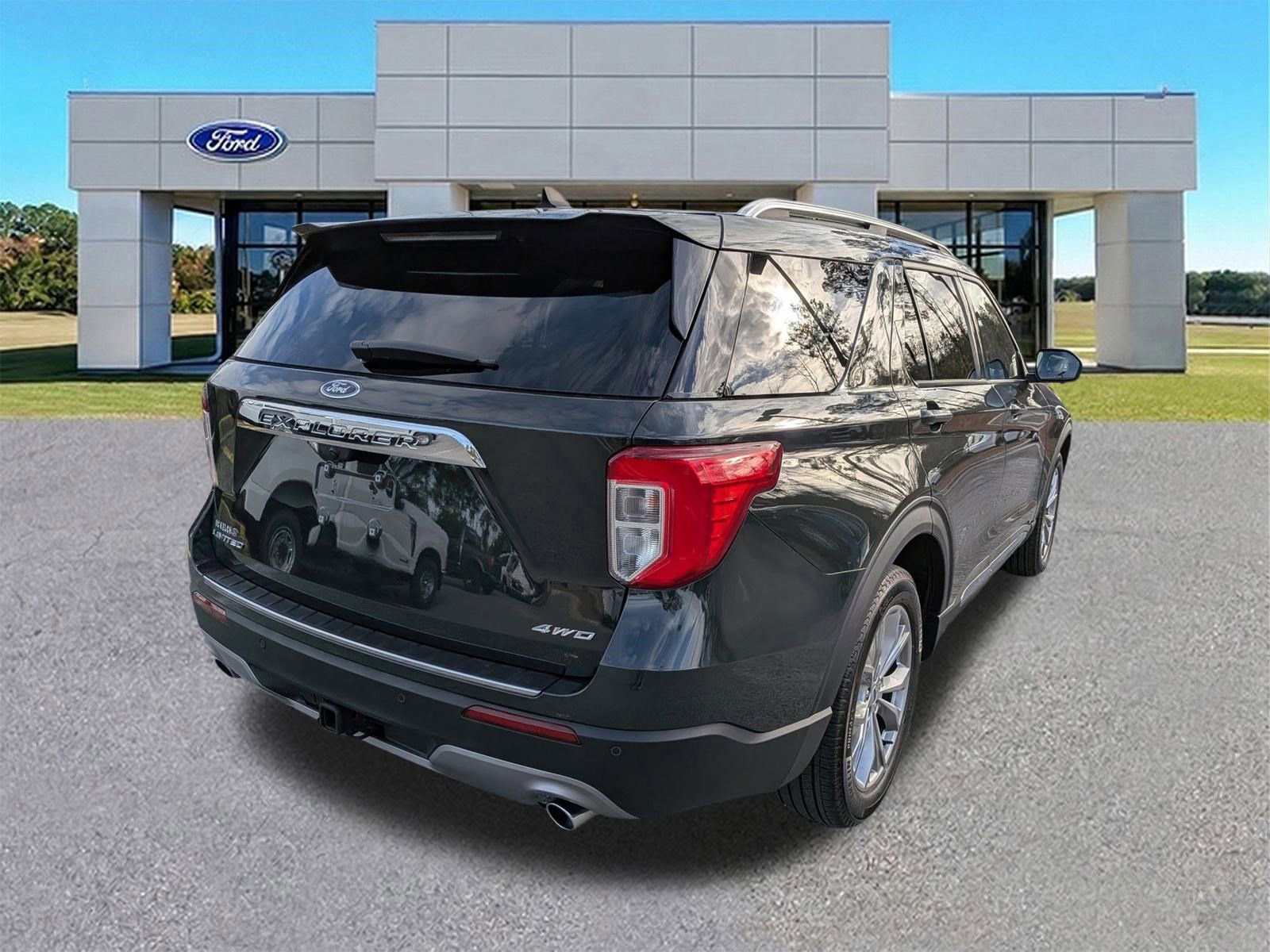 Certified 2023 Ford Explorer Limited w/ Equipment Group 301A AWD/4WD image 4