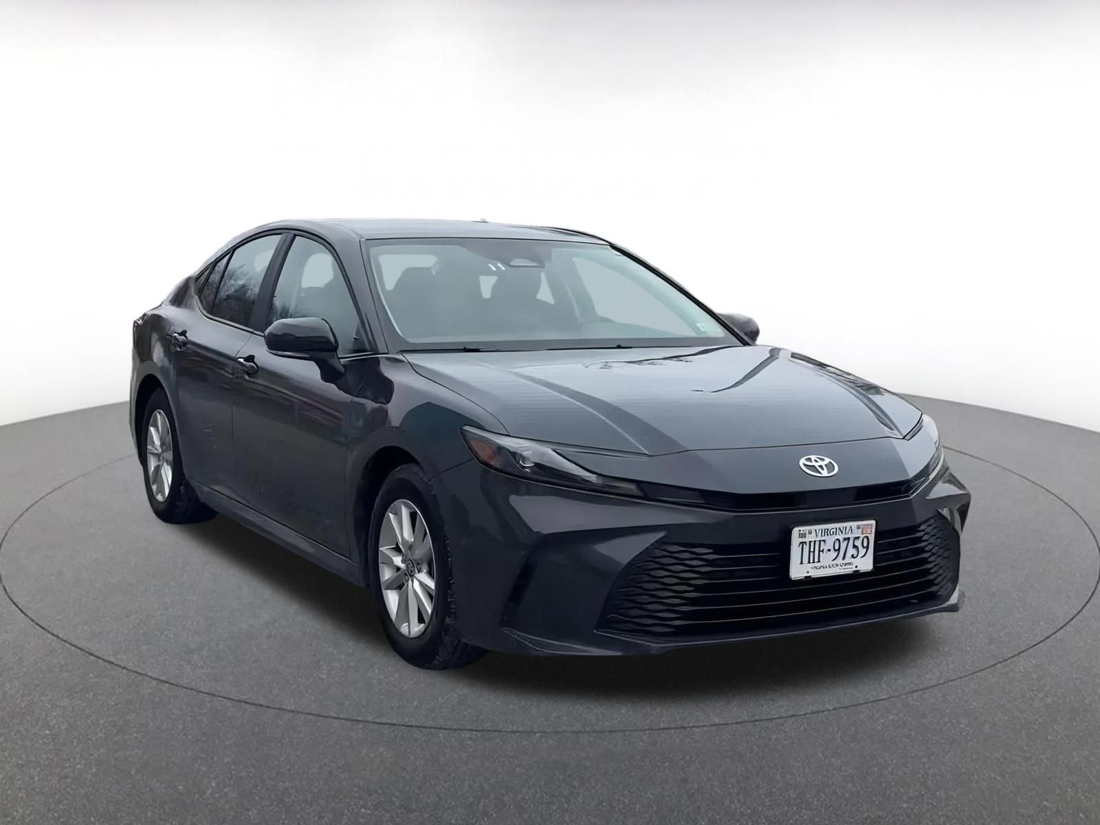 Used 2025 Toyota Camry LE image 3