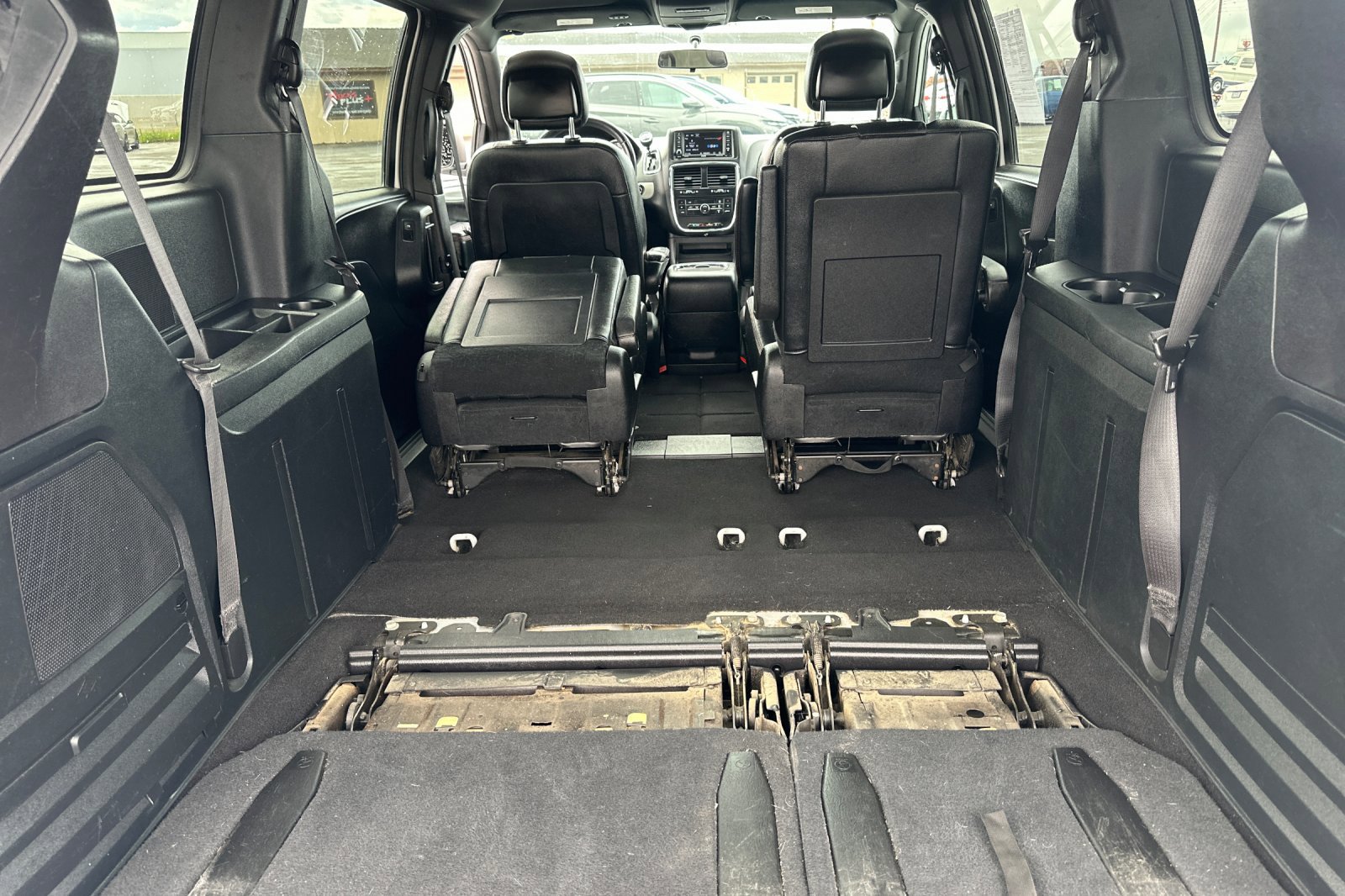 Used 2016 Dodge Grand Caravan R/T FWD image 16