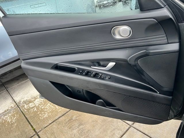 Certified 2025 Hyundai Elantra SEL image 18