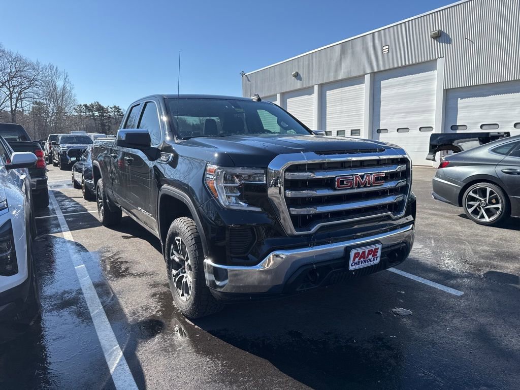 Used 2020 GMC Sierra 1500 SLE w/ SLE Value Package AWD/4WD image 2