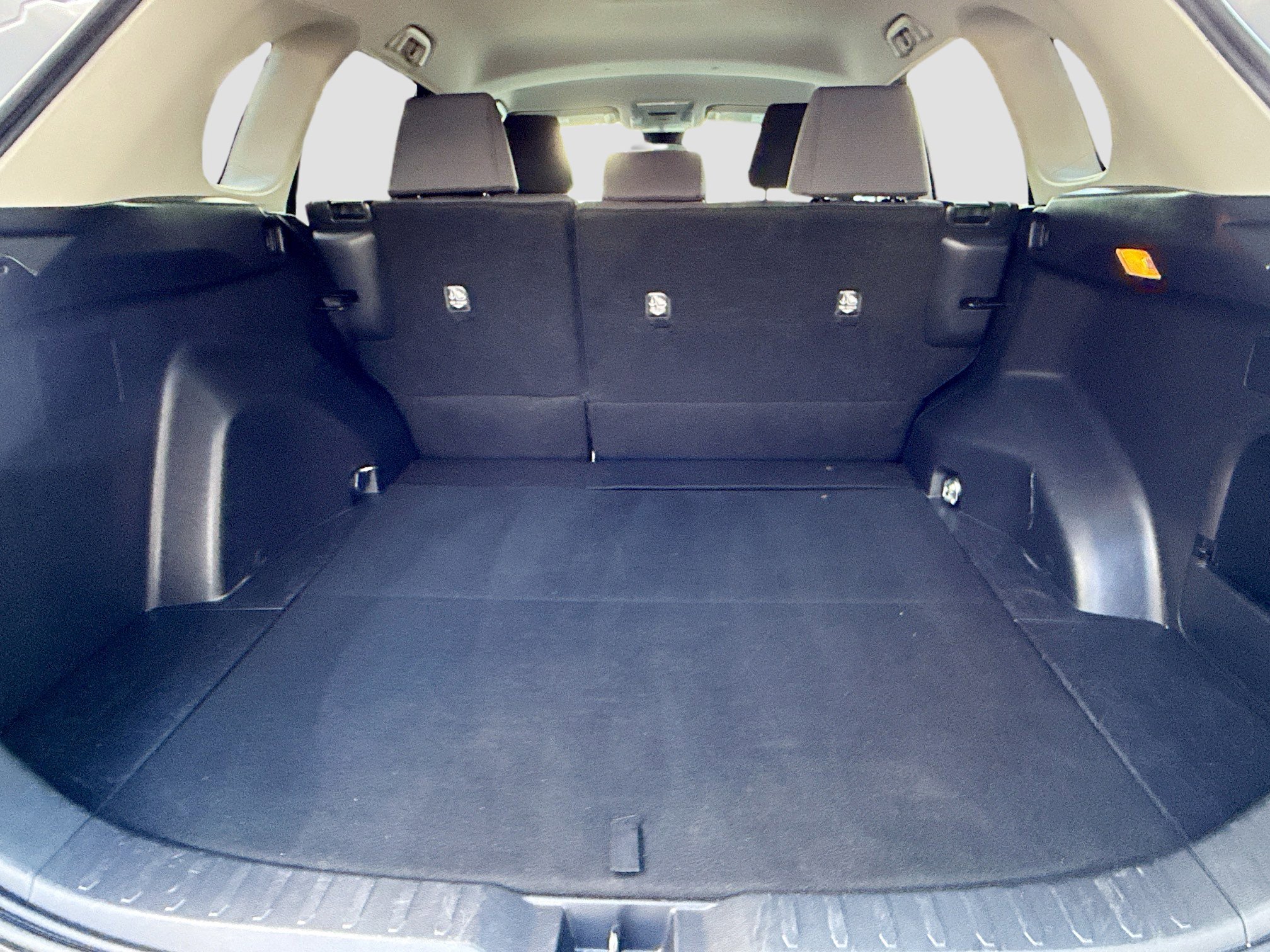 Used 2021 Toyota RAV4 XLE image 11