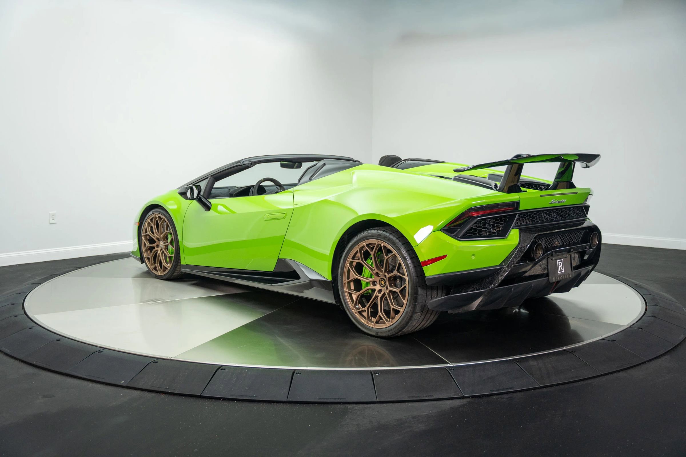 Used 2019 Lamborghini Huracan Performante image 8