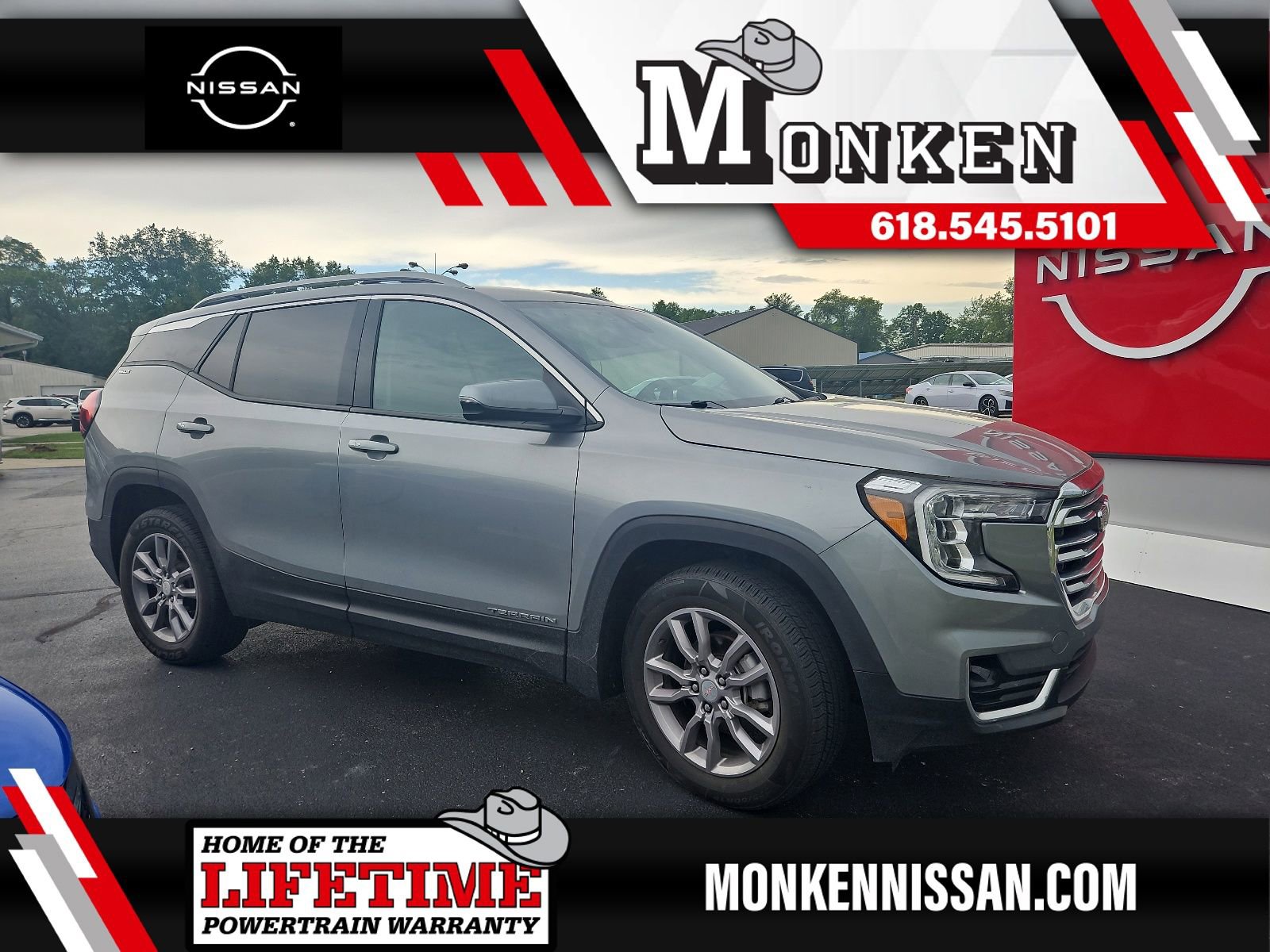Used 2024 GMC Terrain SLT AWD/4WD image 1