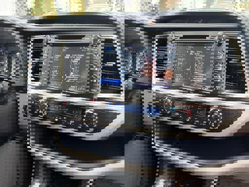 Used 2015 Toyota Highlander Limited image 6