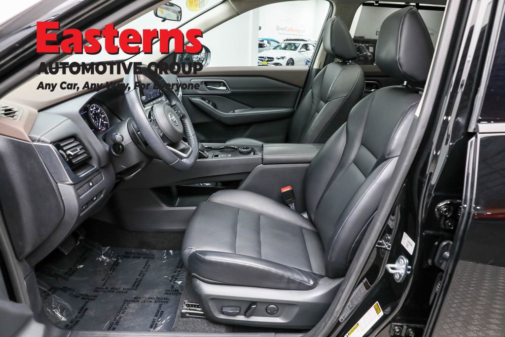 Used 2021 Nissan Rogue SV w/ Premium Package image 9