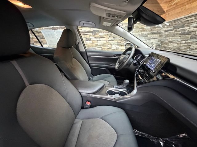 Used 2022 Toyota Camry LE w/ Convenience Package FWD image 16
