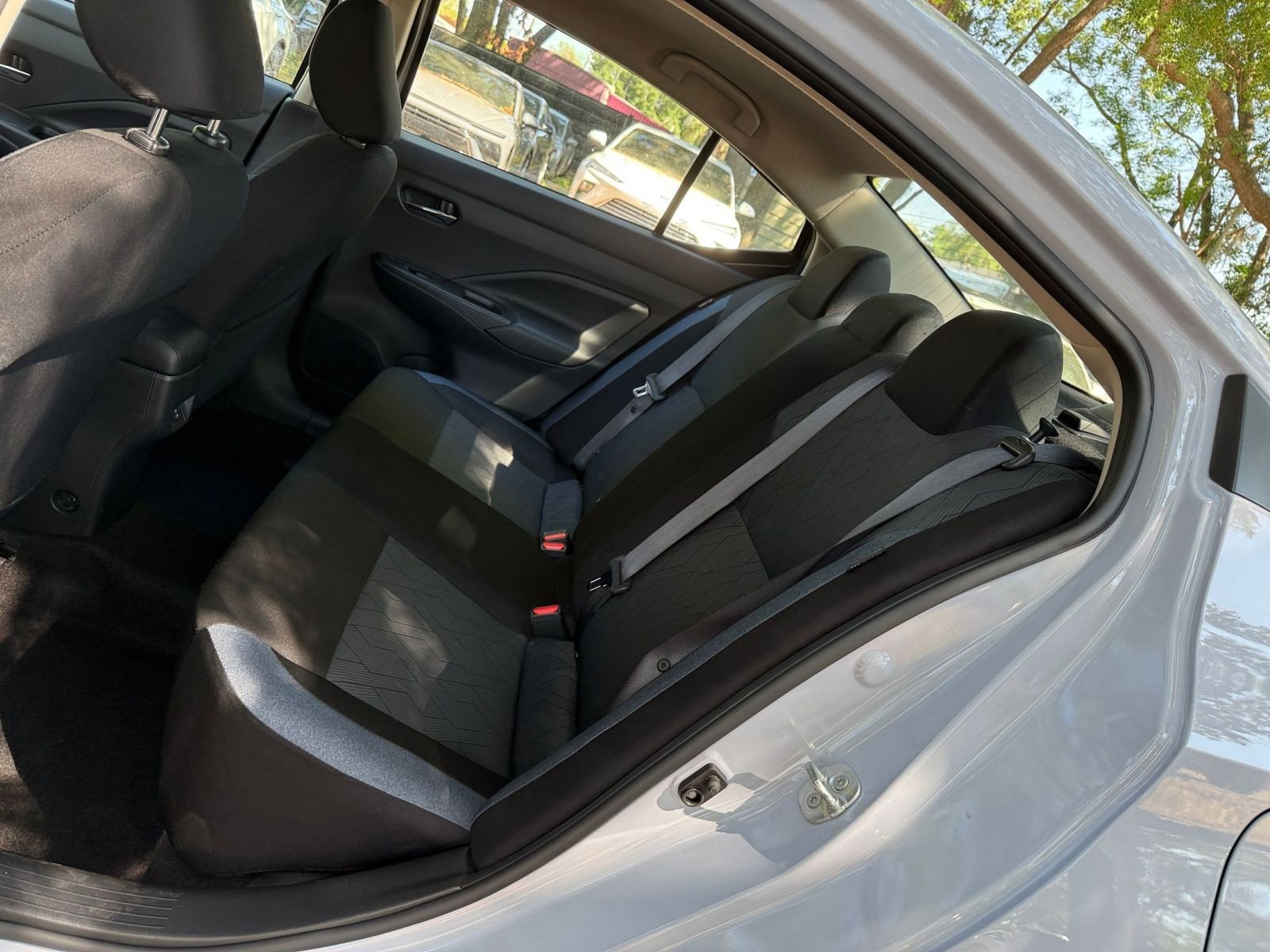Used 2025 Nissan Versa SV FWD image 34