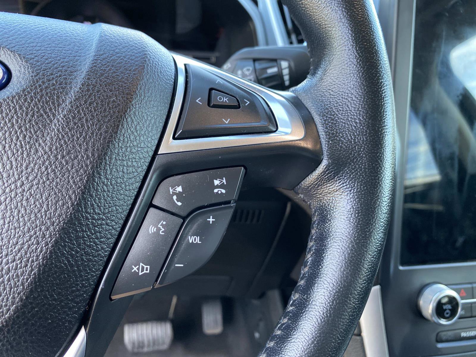 Used 2022 Ford Edge SEL AWD/4WD image 12