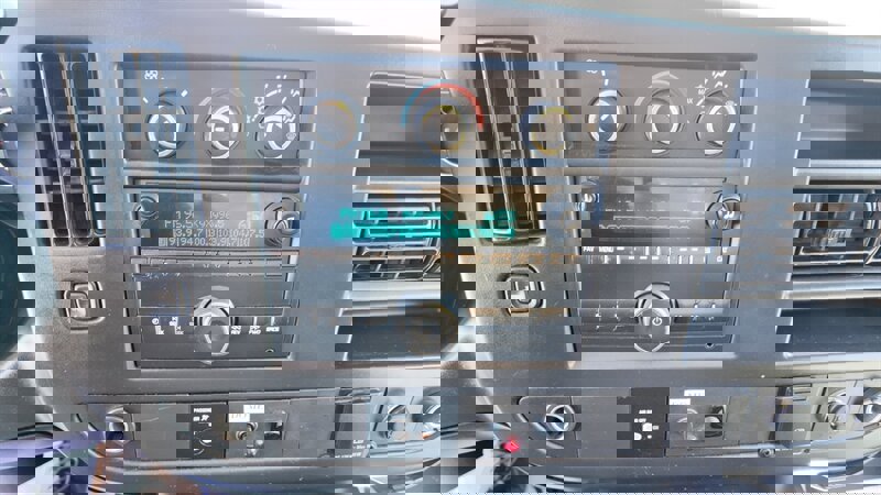 Used 2016 GMC Savana 3500 Extended image 3