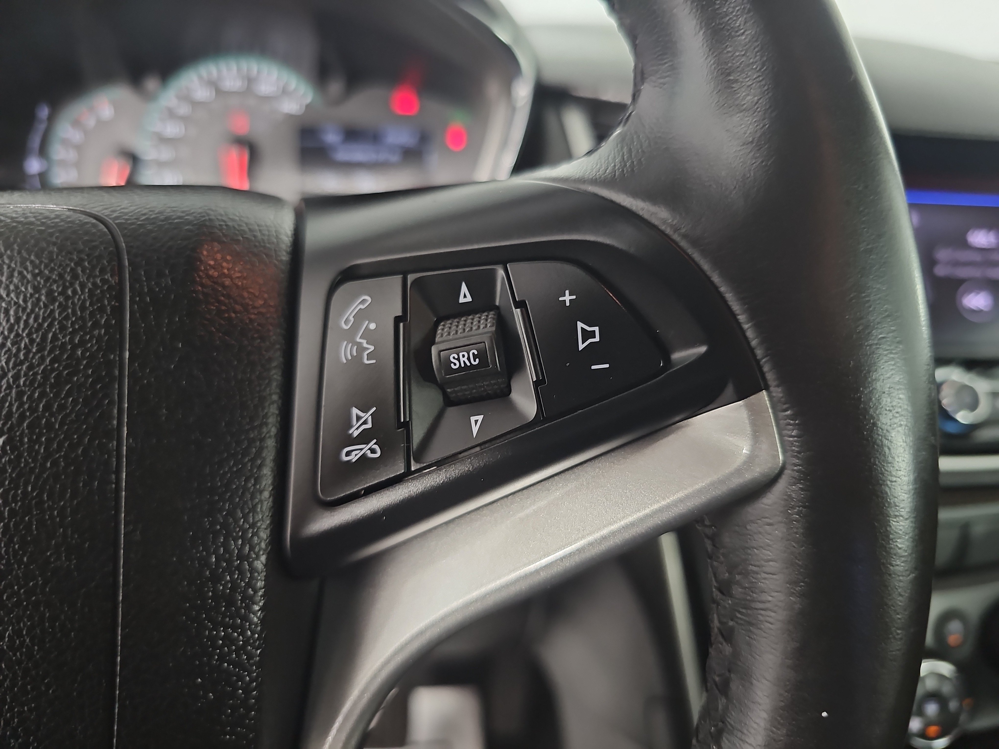 Used 2020 Chevrolet Trax LT w/ LT Convenience Package FWD image 23