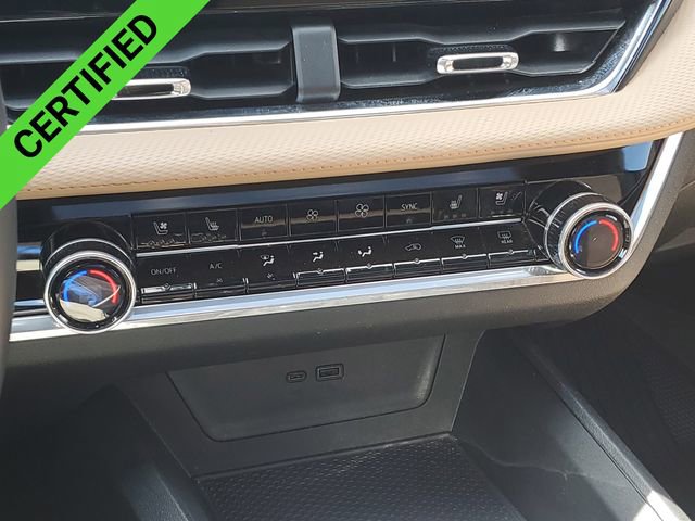 Certified 2025 Chevrolet Equinox ACTIV w/ Safety and Technology Package AWD/4WD image 19