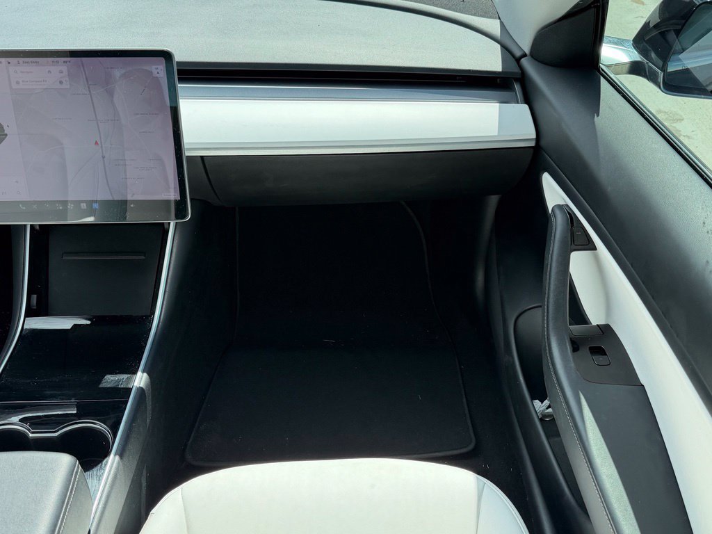 Used 2018 Tesla Model 3 Mid Range RWD image 17