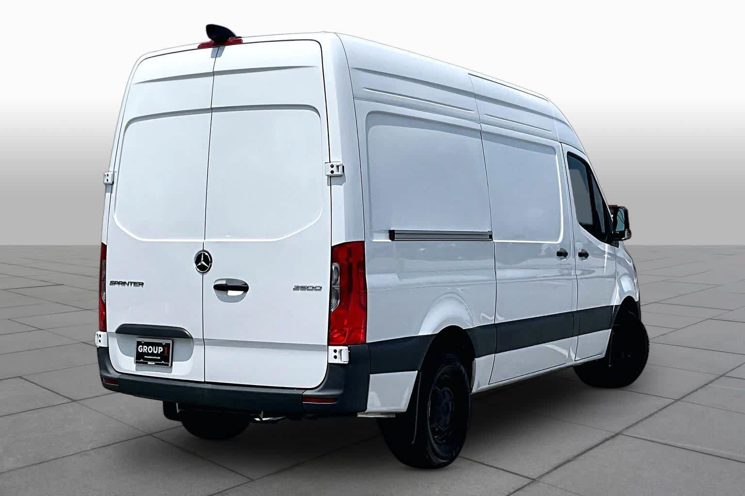 Used 2025 Mercedes-Benz Sprinter 2500 image 13