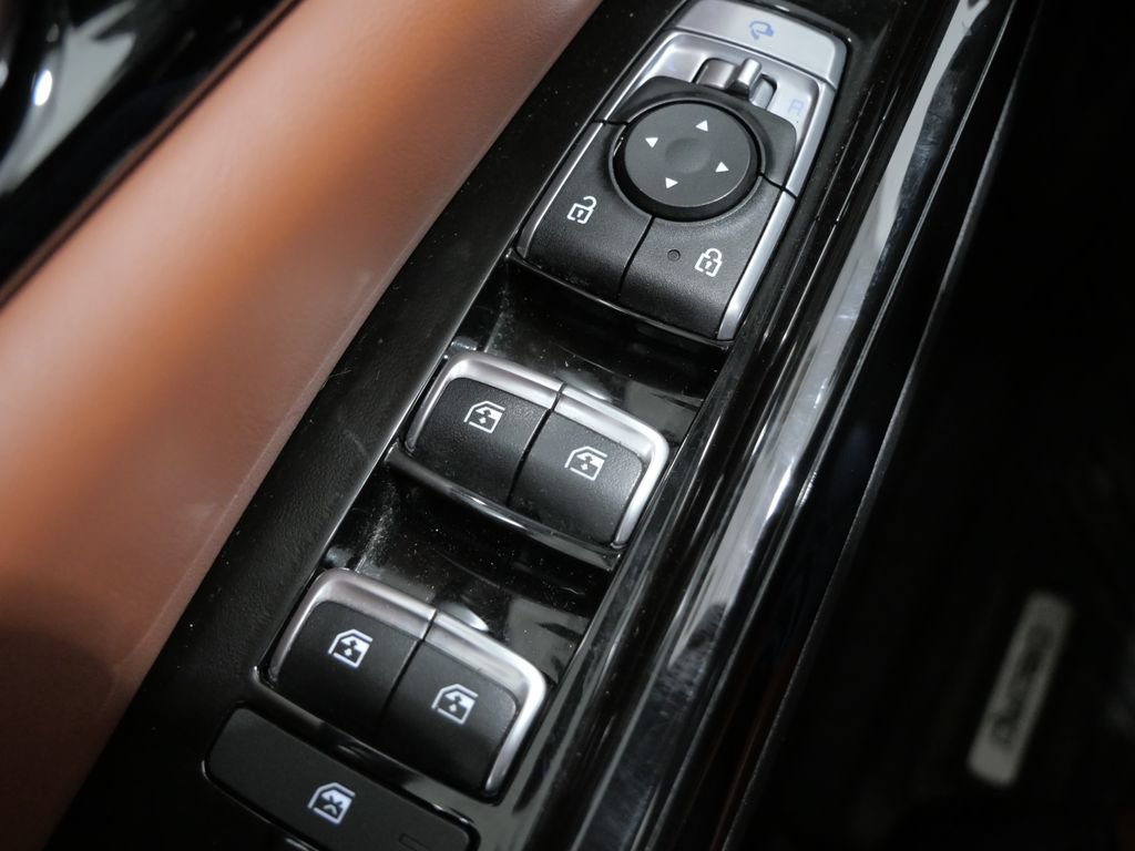 Used 2023 Kia Carnival SX FWD image 13