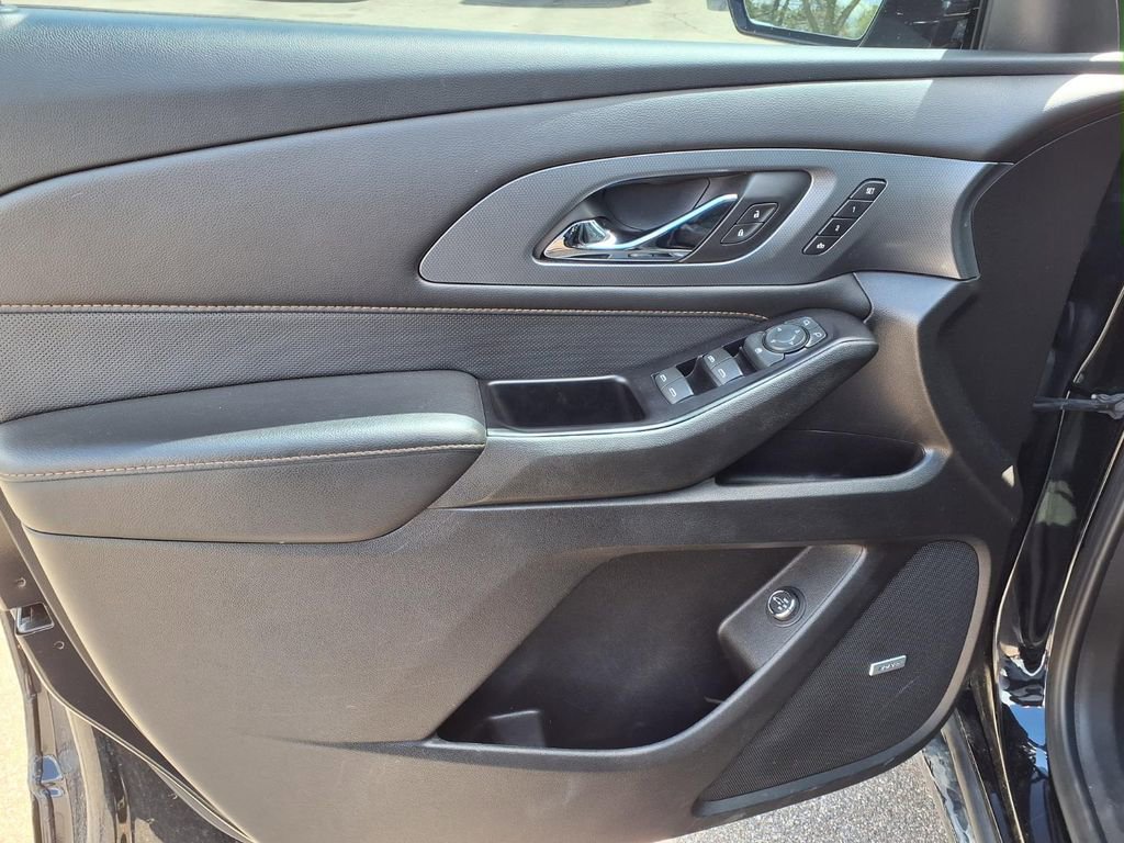 Used 2019 Chevrolet Traverse Premier w/ Redline Edition AWD/4WD image 12