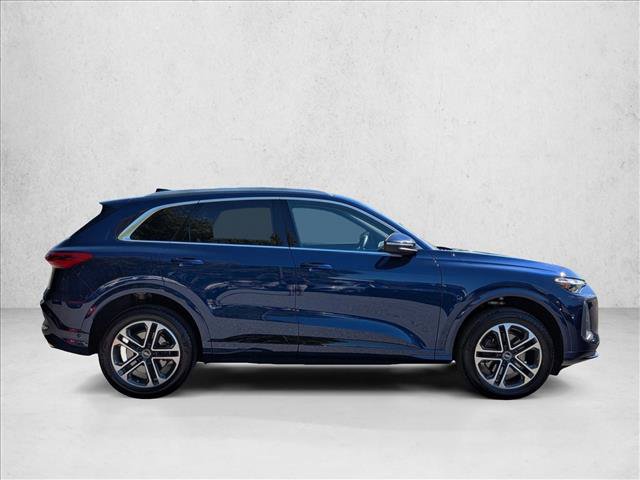 Certified 2025 Audi Q5 Premium w/ Convenience Package AWD/4WD image 4