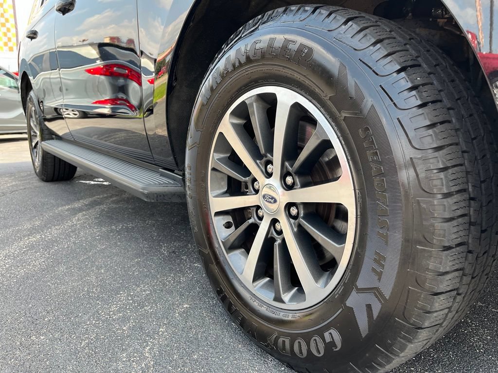 Used 2020 Ford Expedition XL AWD/4WD image 12