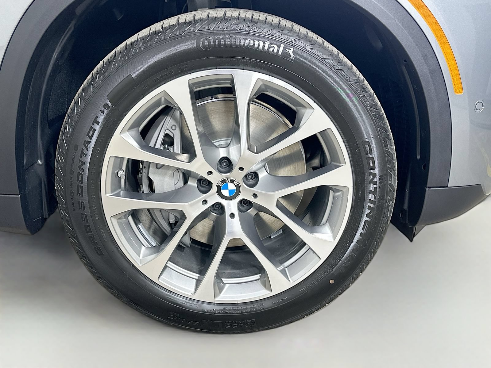 New 2026 BMW X5 xDrive50e w/ Executive Package AWD/4WD image 10