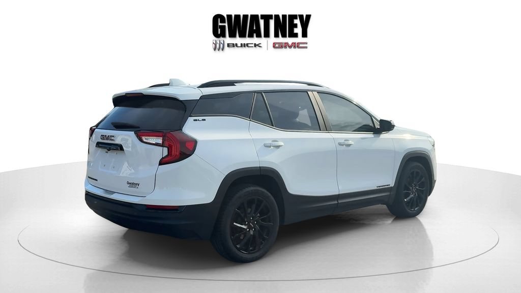 Used 2024 GMC Terrain SLE w/ Elevation Edition FWD image 3