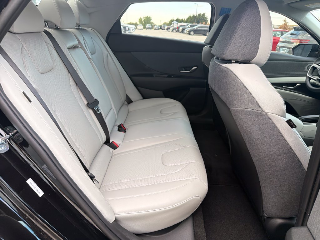 New 2026 Hyundai Elantra SEL Sport FWD image 35