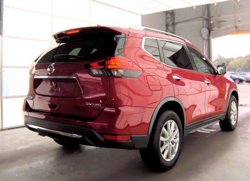 Used 2017 Nissan Rogue SV AWD/4WD image 3