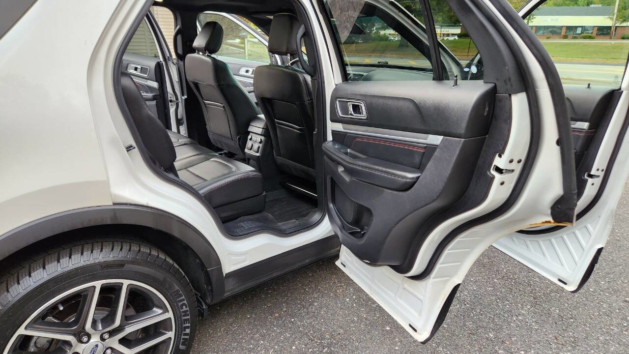 Used 2018 Ford Explorer Sport w/ Equipment Group 401A image 40