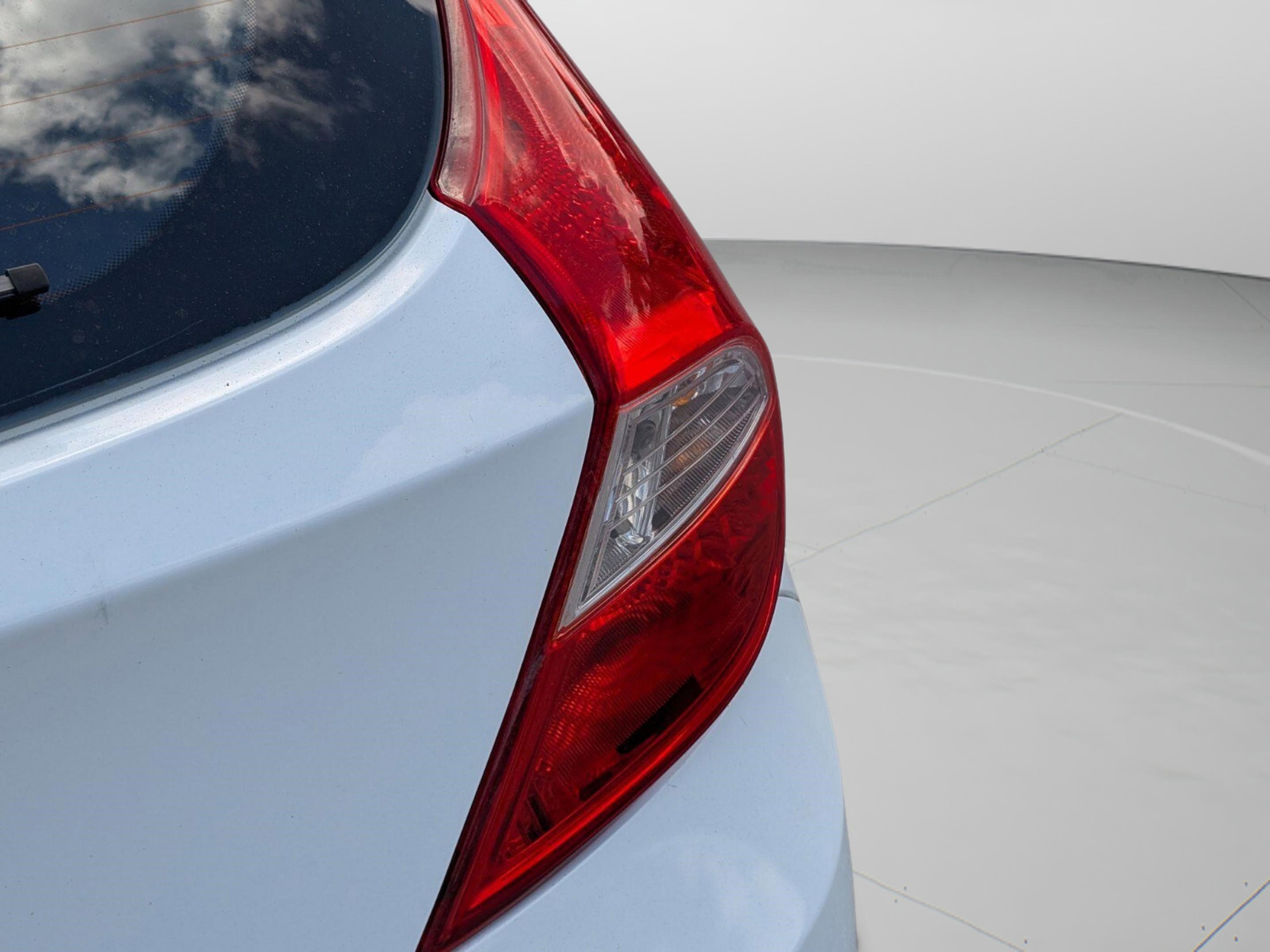 Used 2013 Hyundai Accent GS image 21