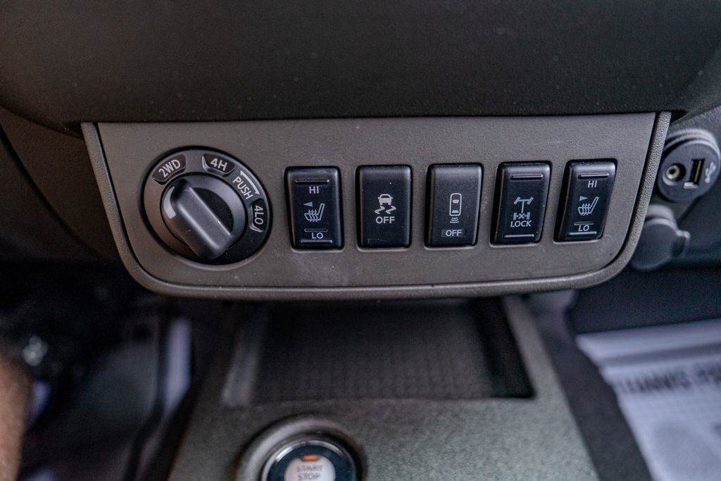 Used 2021 Nissan Frontier PRO-4X w/ Pro-4x Utility Package AWD/4WD image 31