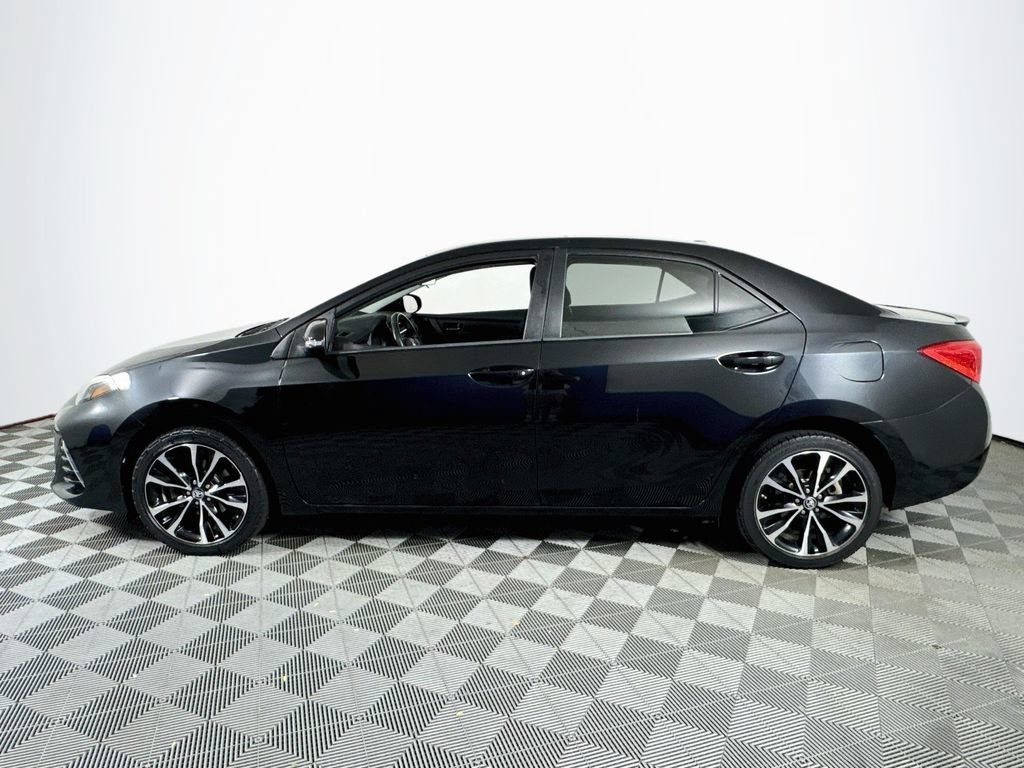 Used 2017 Toyota Corolla SE w/ Carpet Mat Package (TMS) FWD image 4