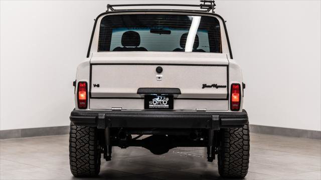 Used 1988 Jeep Grand Wagoneer image 9