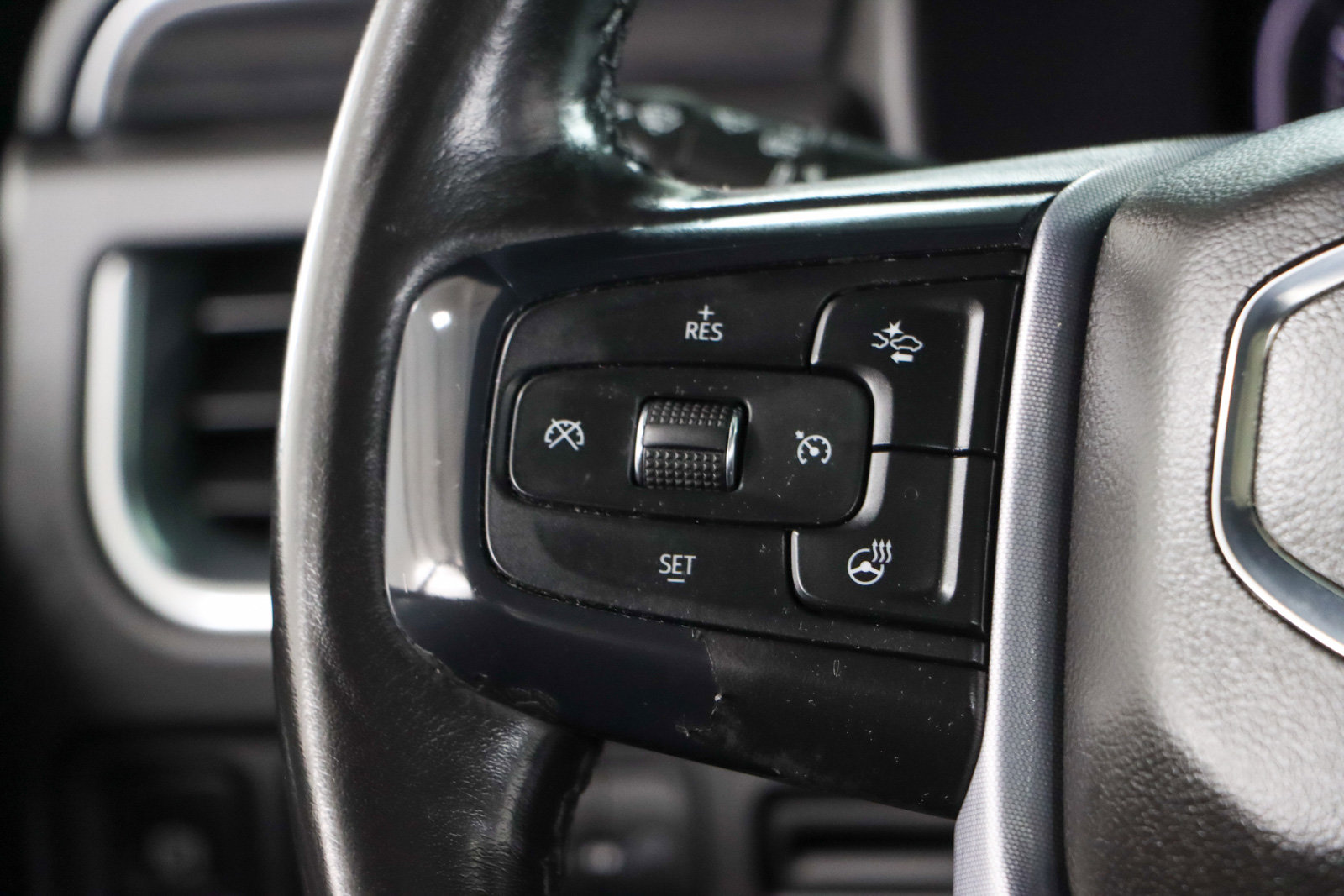 Used 2021 GMC Yukon SLT w/ SLT Luxury Plus Package image 14