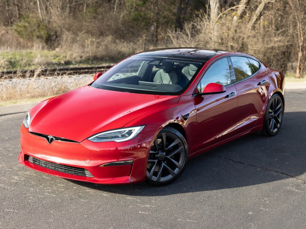 Used 2022 Tesla Model S Plaid image 4