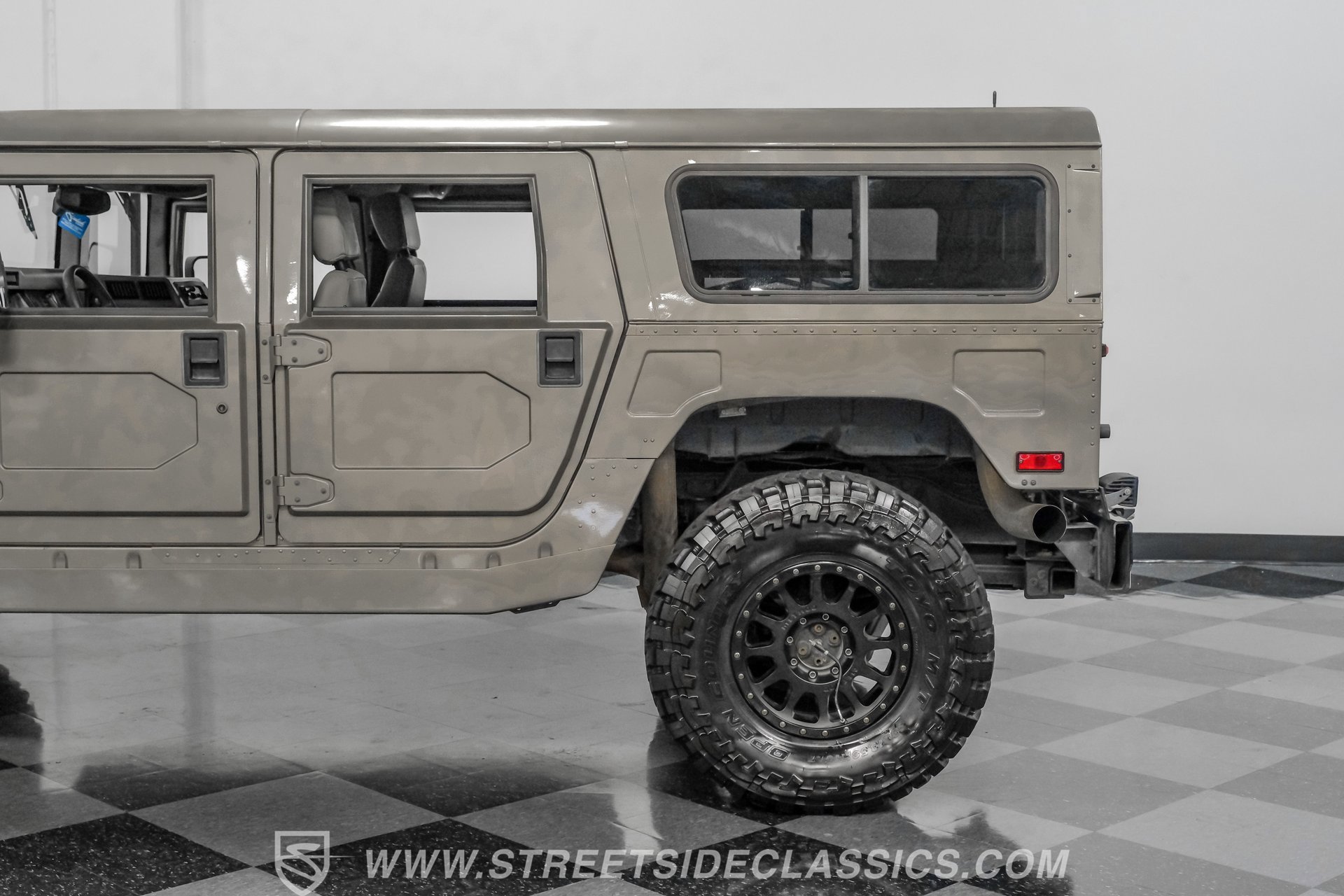 Used 2002 HUMMER H1 4-Door Wagon image 24