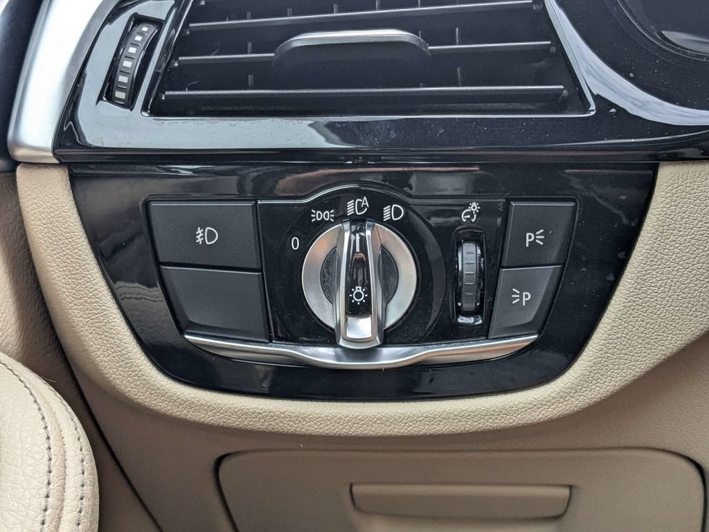 Used 2018 BMW 540i RWD image 19