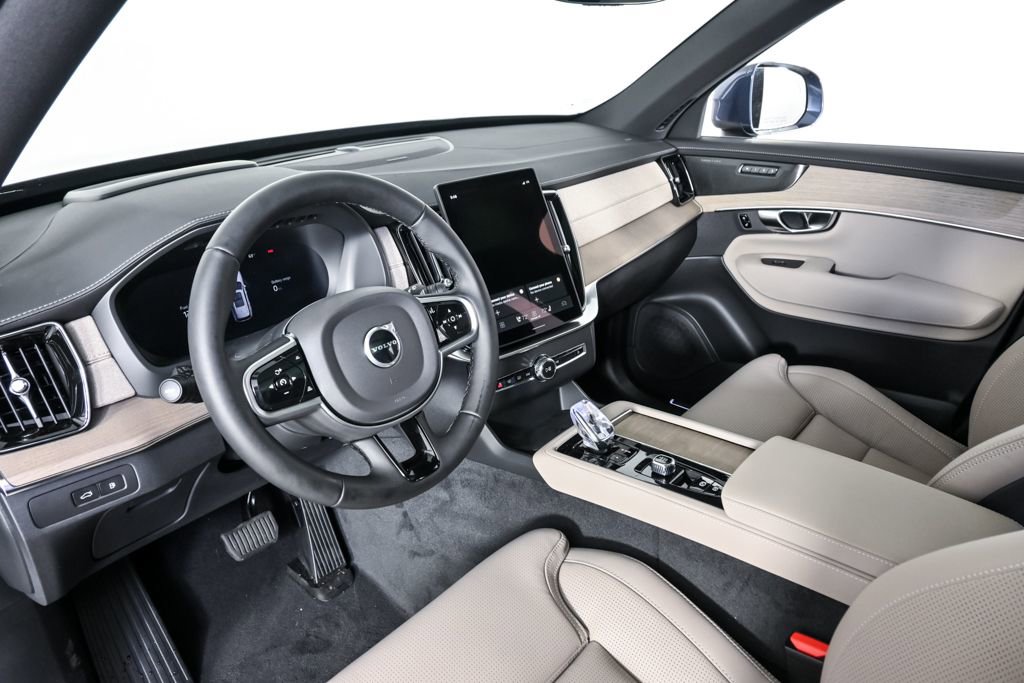 New 2026 Volvo XC90 T8 Ultra w/ Protection Package Premier image 4