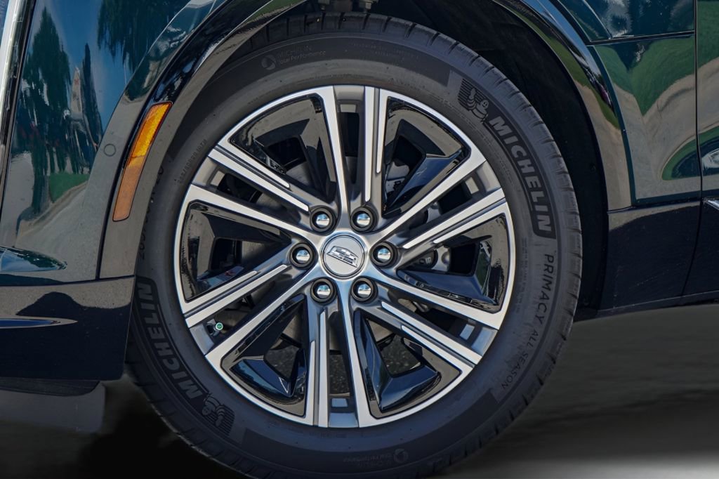 New 2026 Cadillac Lyriq Luxury w/ LPO, Floor Liner Package image 2